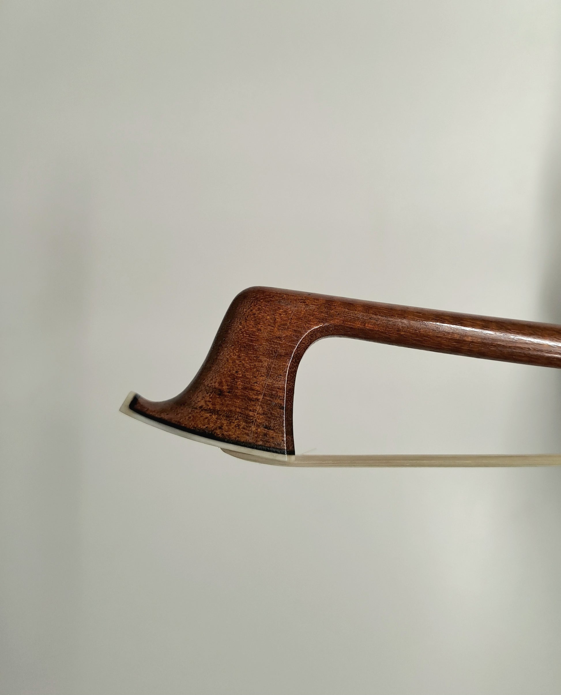 Budapest Instruments A Gold-Mounted Violin Bow, Joseph Horvath of Budapest – John Patrick Egan